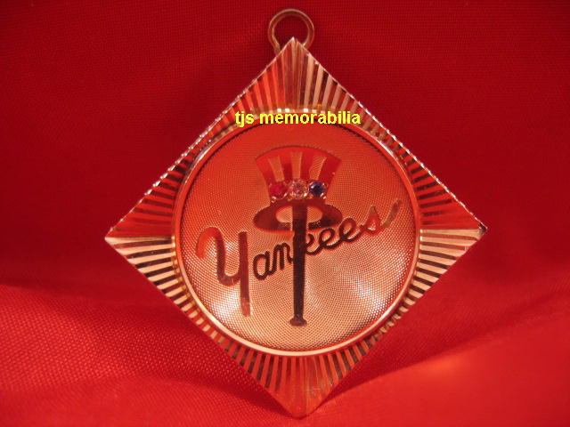 1950 s NEW YORK YANKEES CHAMPIONSHIP PENDANT / PIN