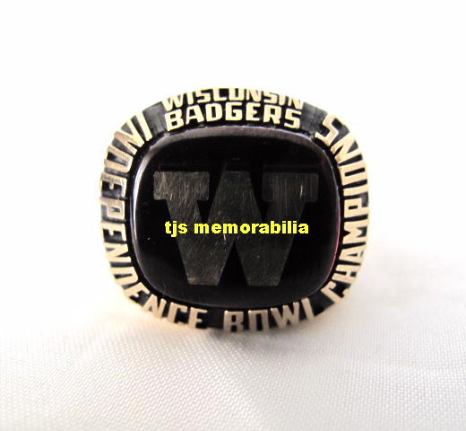 1982 WISCONSIN BADGERS INDEPENDENCE BOWL CHAMPIONSHIP RING