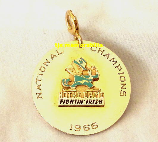 1966 NOTRE DAME FIGHTING IRISH NATIONAL CHAMPIONSHIP PENDANT