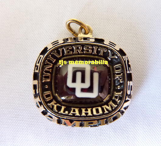 1973 OKLAHOMA SOONERS BIG EIGHT CHAMPIONSHIP RING TOP - PENDANT