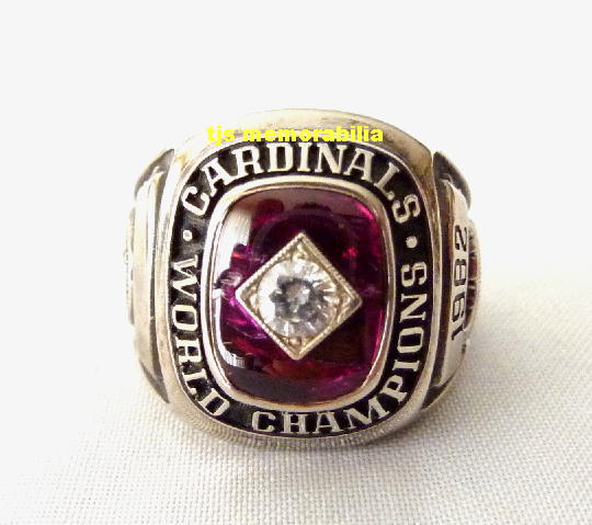 1982 ST LOUIS CARDINALS WORLD SERIES CHAMPIONSHIP RING - LADIES