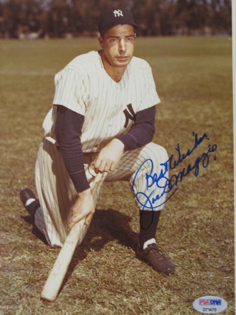 JOE DIMAGGIO SIGNED 8 X 10 PHOTO