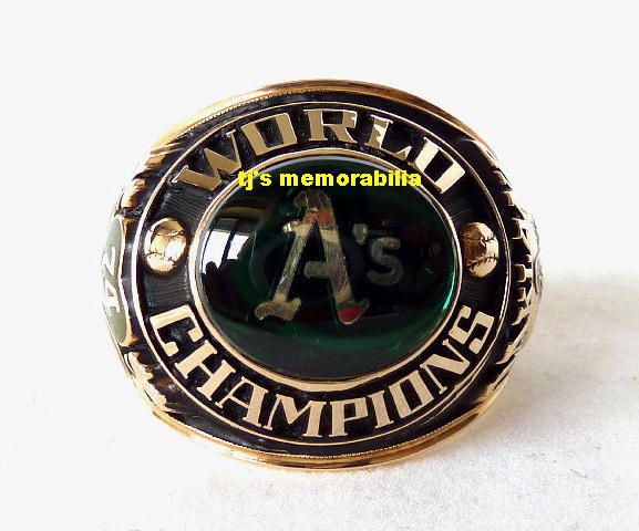 1974 OAKLAND ATHLETICS WORLD SERIES CHAMPIONSHIP RING & ORIGINAL PRESENTATION BOX