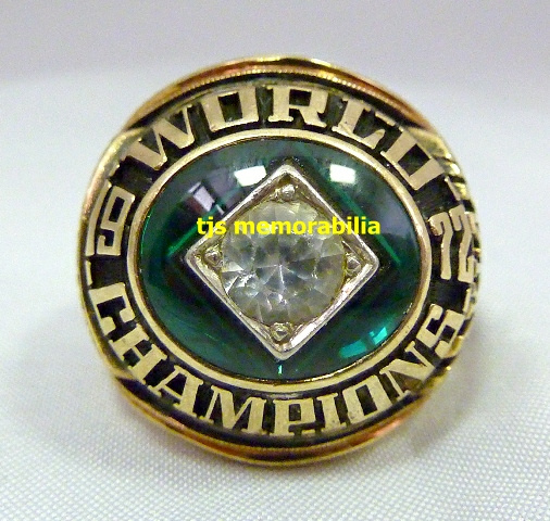 1972 OAKLAND A'S WORLD SERIES CHAMPIONSHIP RING